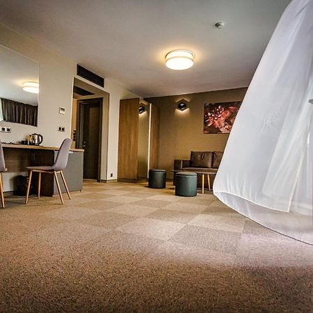Jitomir Hotel Montana Extérieur photo