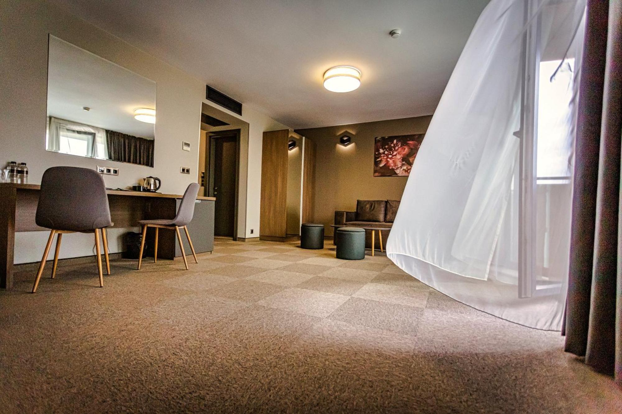 Jitomir Hotel Montana Extérieur photo