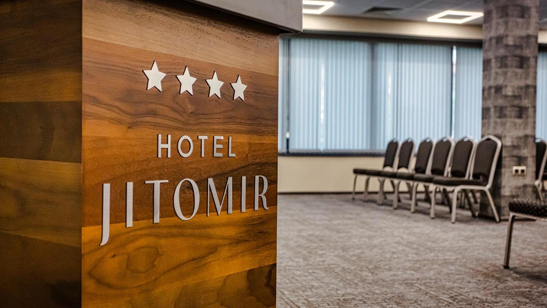Jitomir Hotel Montana Extérieur photo