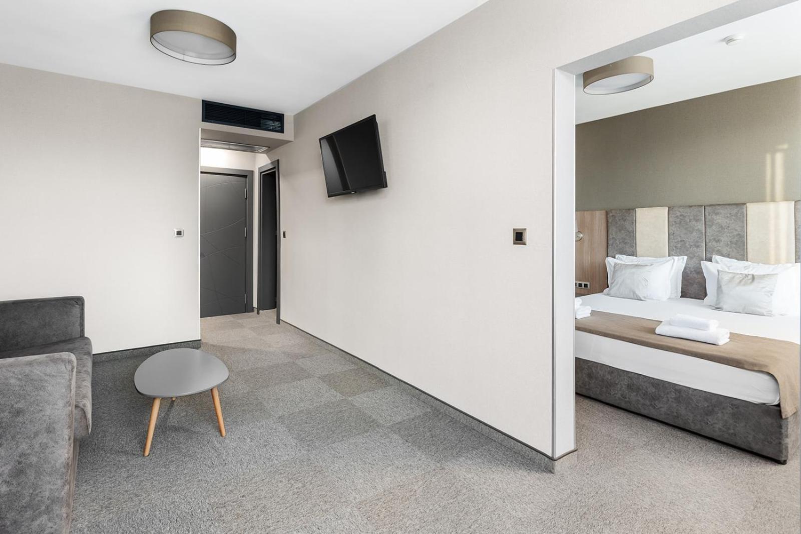 Jitomir Hotel Montana Extérieur photo