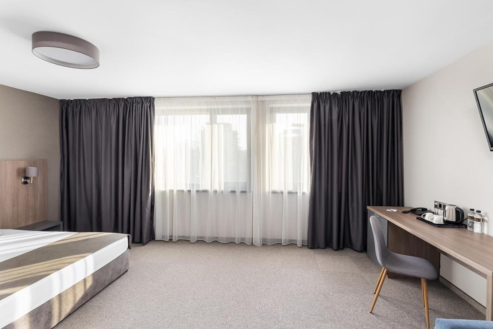 Jitomir Hotel Montana Extérieur photo