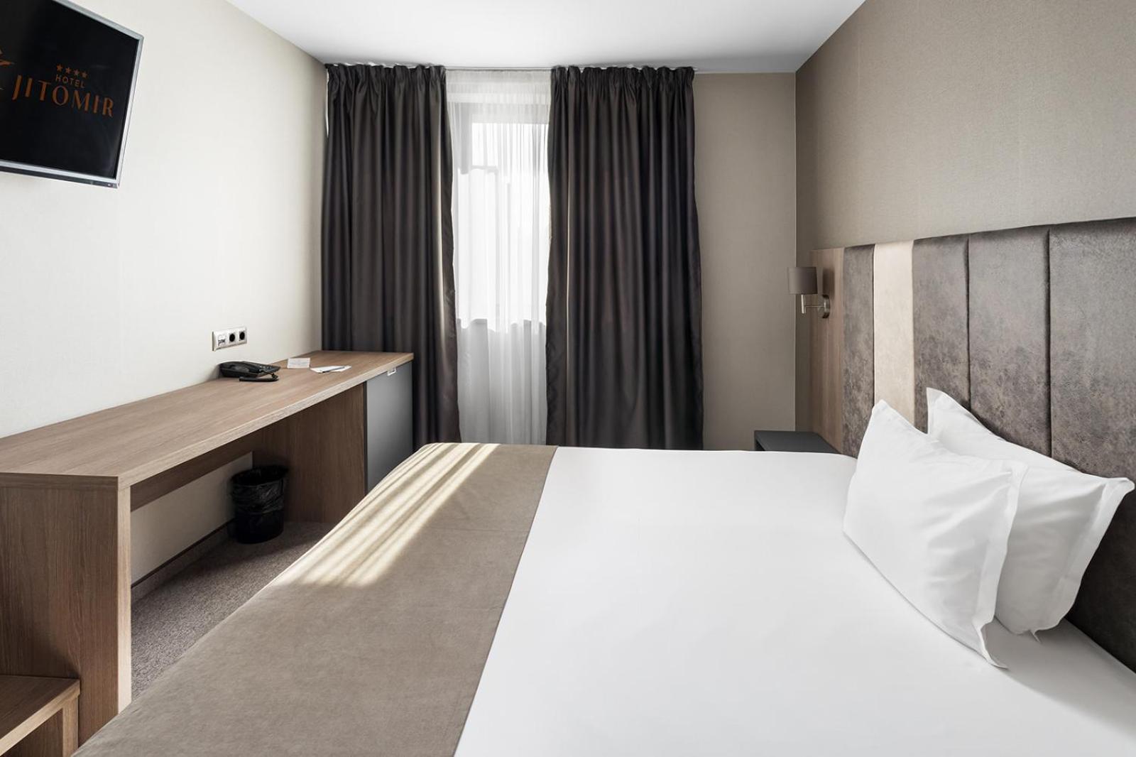 Jitomir Hotel Montana Extérieur photo