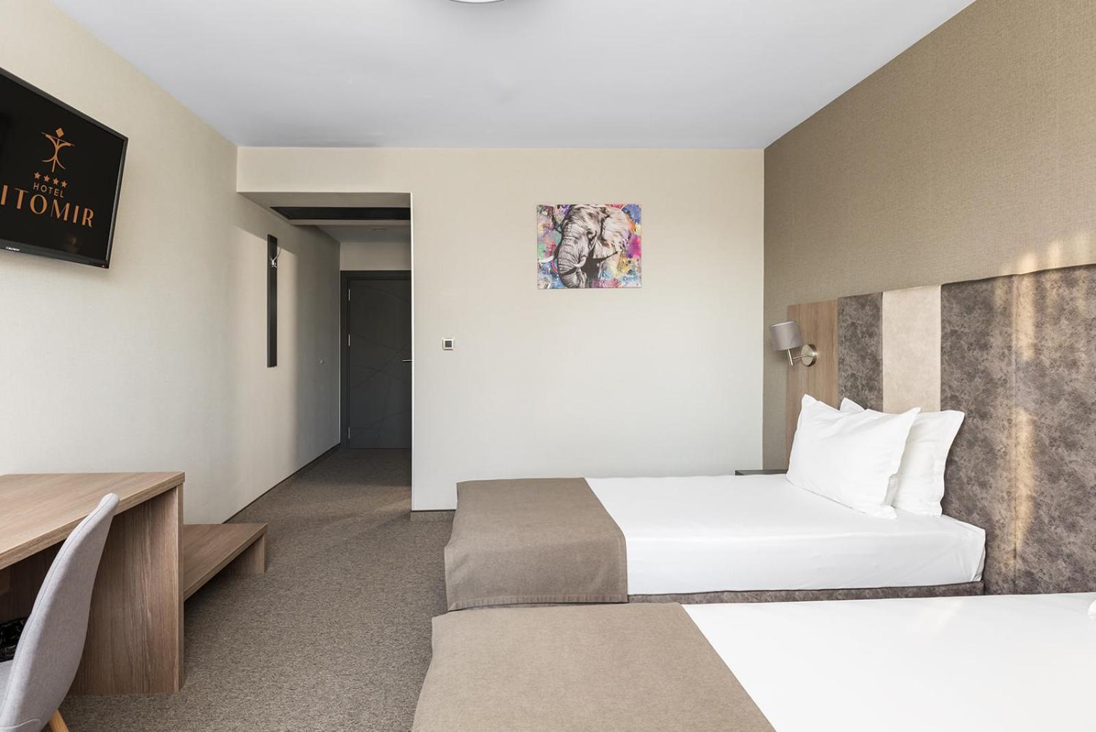 Jitomir Hotel Montana Extérieur photo