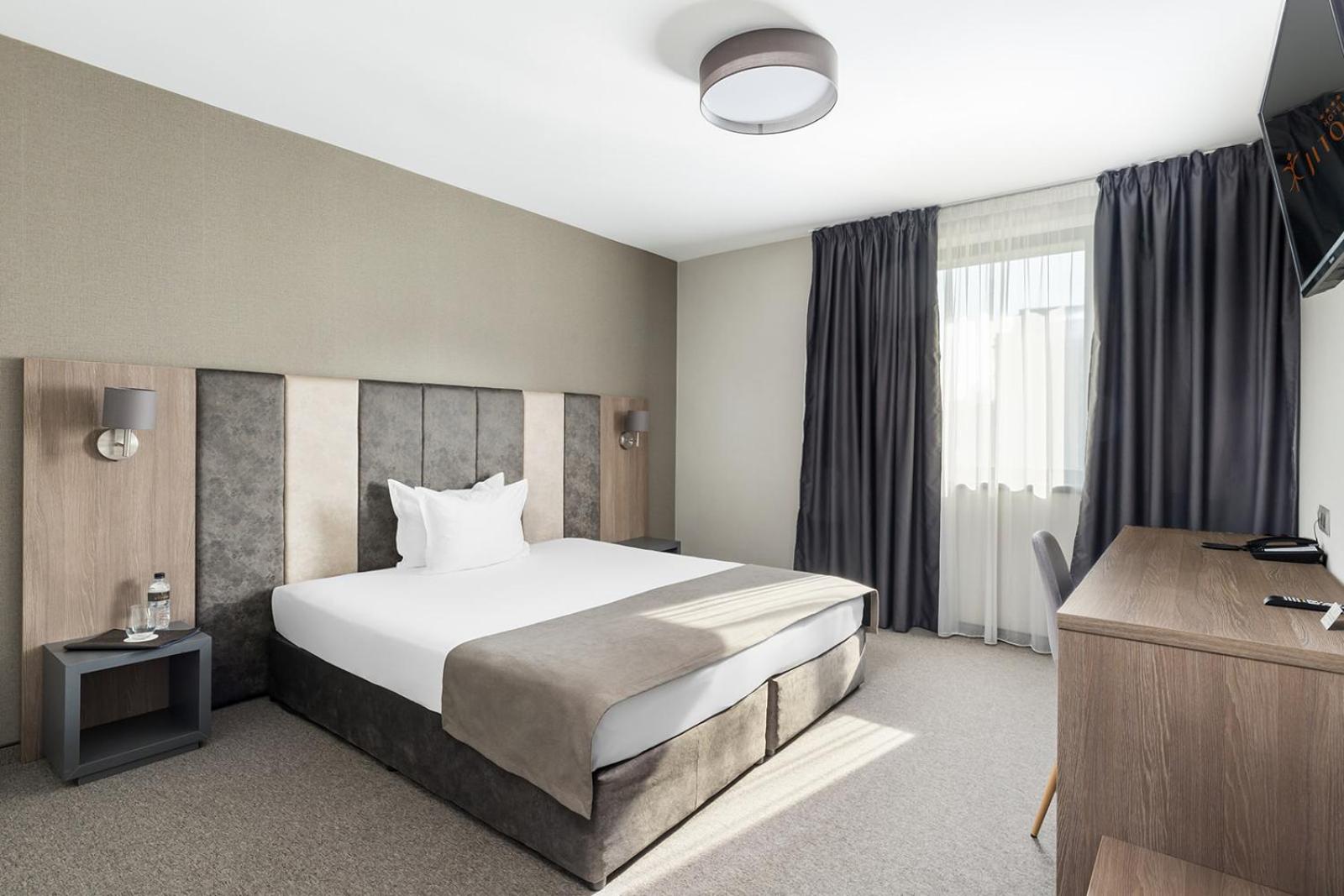 Jitomir Hotel Montana Extérieur photo